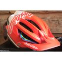 Casco de enduro Troy Lee A2 Decoy Mips 2022 rojo y blanco | the bike village | mtb | barcelona | maresme