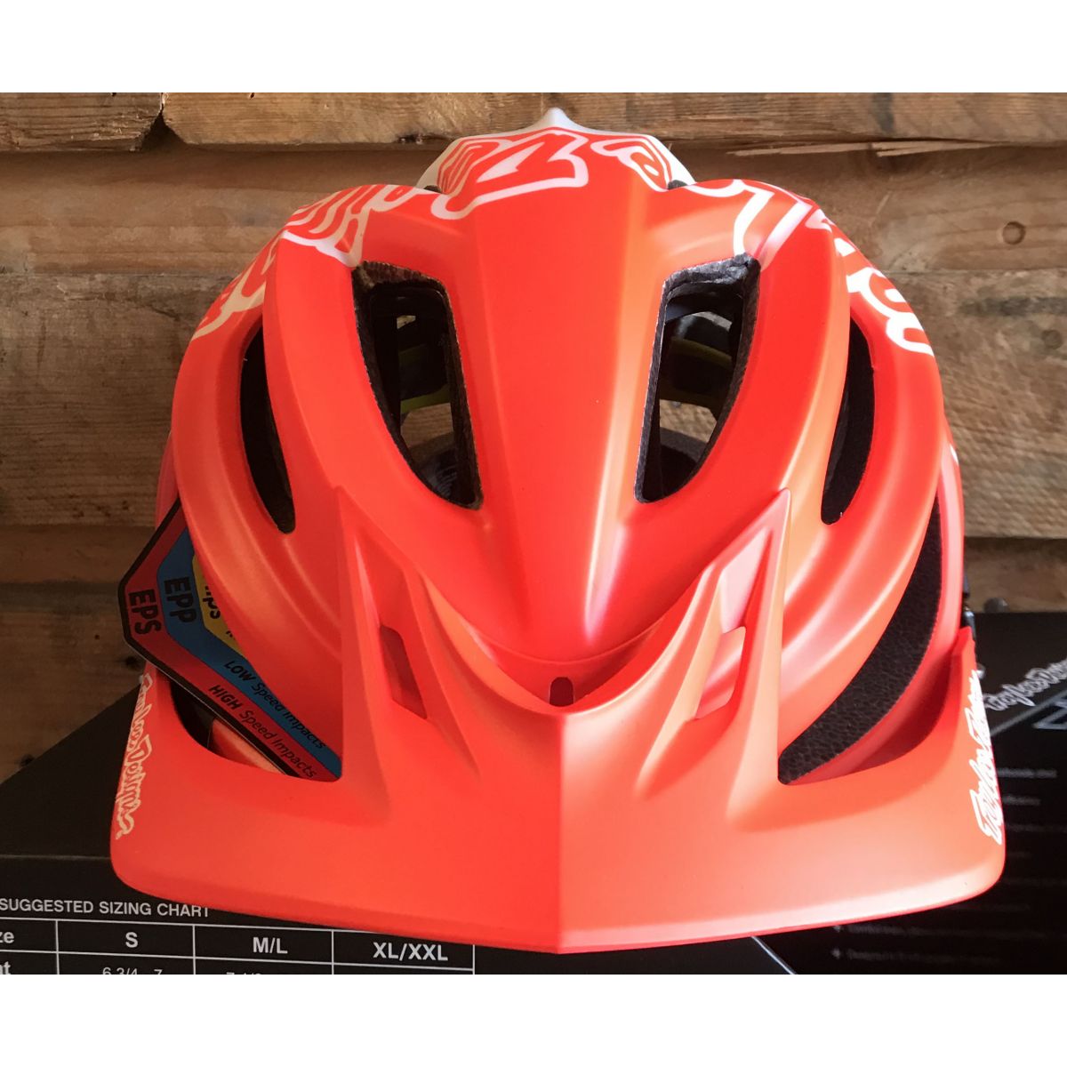 Casco de bicicleta de enduro Troy Lee A2 Decoy Mips 2022 rojo y blanco | the bike village | mtb | barcelona