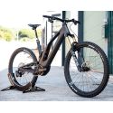 bicicleta eléctrica de Enduro Unno Mith (Boös) Factory 750Wh Bosch Gen4 Race con cuadro de carbono y FOX Kashima